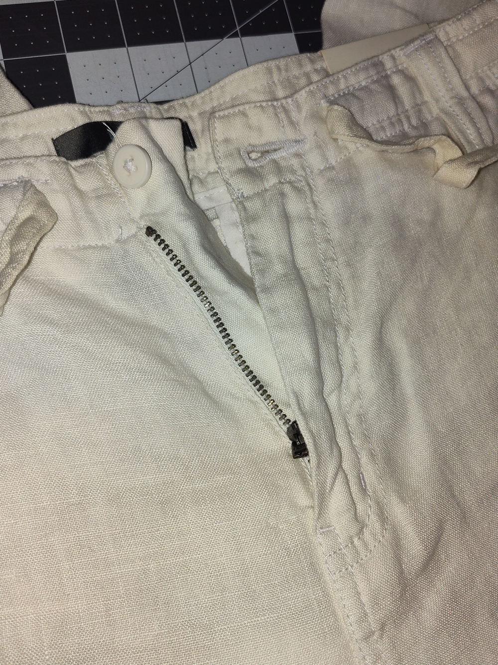 Apt. 9 Men's Light Cream Linen Chinos - Picture 8 of 8